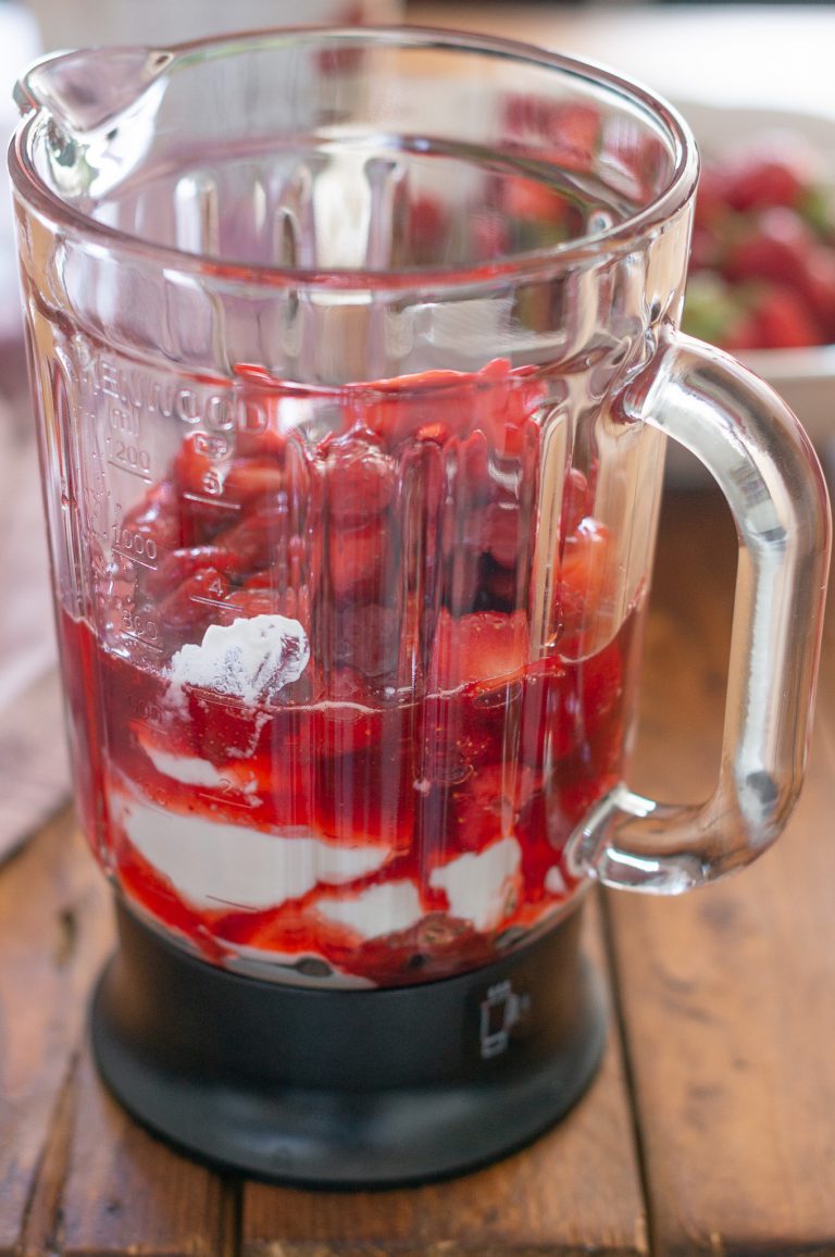 Mix the marinated strawberries with the yoghurt in a blender