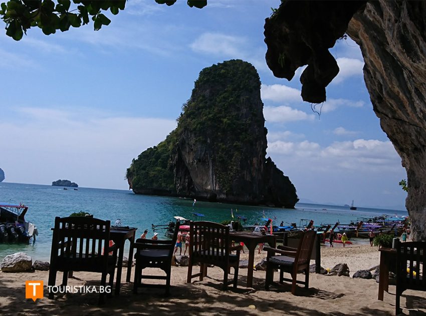 Phra-Nang-beach_the-grotto-crabs